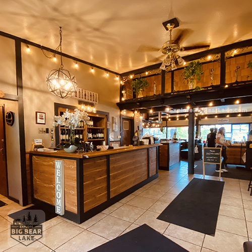 Santana and mavericks lakeside restaurant review_inside bar area_copyright_ExploreBigBearLake_dot_com