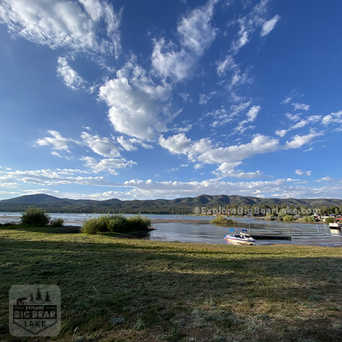 bright sunny day with big bear lake in background at santana maverick lakeside dining in big bear_copyright Explorebigbearlake-dot-com